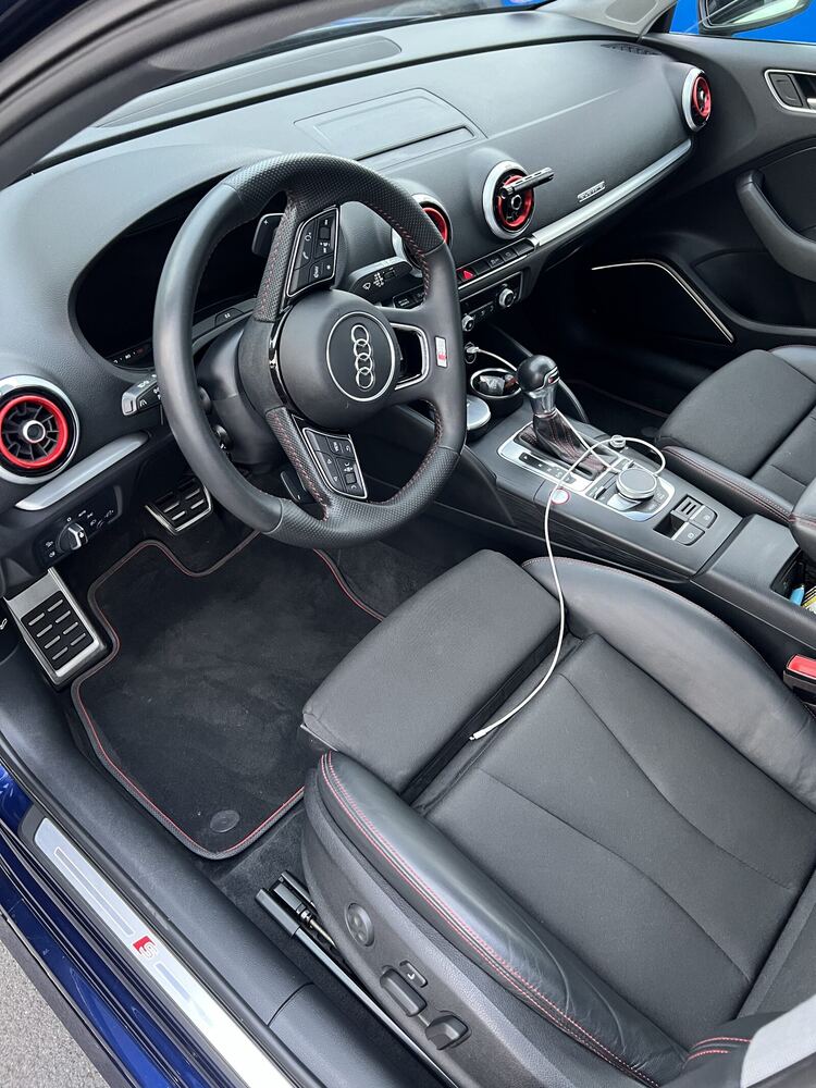 Intérieur d'Audi S3 après nettoyage